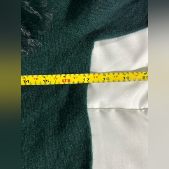 New J. Crew Cashmere Crewneck With embellished Flower Green!!! - Picture 2 of 4